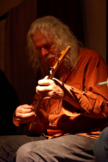 PICT1501 small Ross Daly.jpg - 164622 Bytes